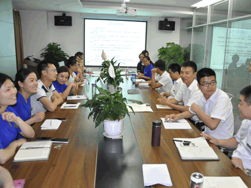 �������_���ӛ�vʷ����ۺ�ƽ���ķ�����˹����(zh��n)����70�����ĵý�����(hu��)(�D��)