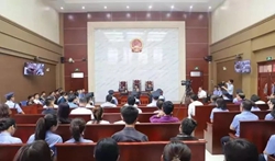 ��͢�f�������̣��|�����W��ײ�W(xu��)����6��20������һ������