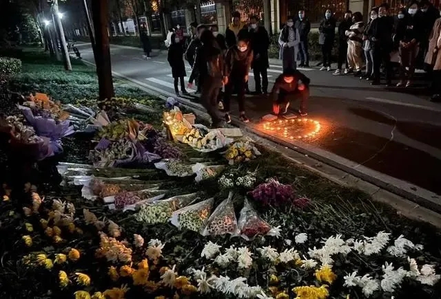 ��͢�f����Ů���c�޹����ӛ_ͻ������32������